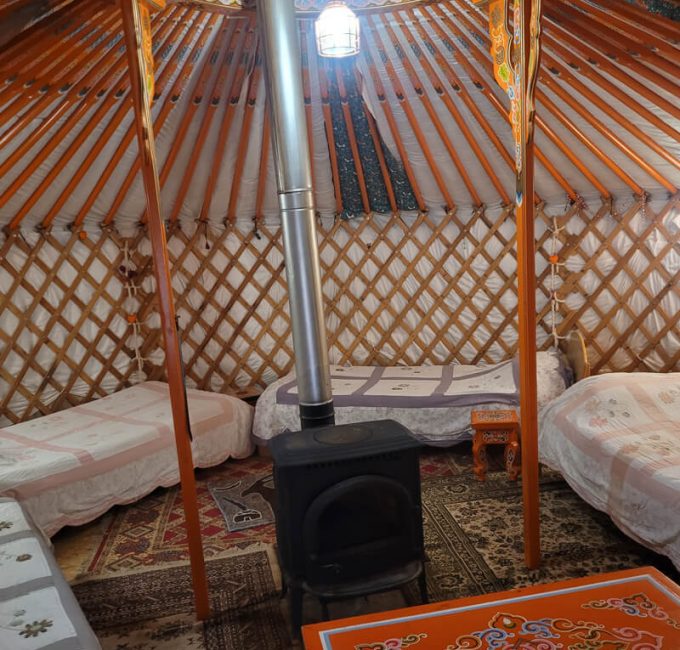 auberge la guienette haut-jura yourte mongole hébergement insolite bellecombe